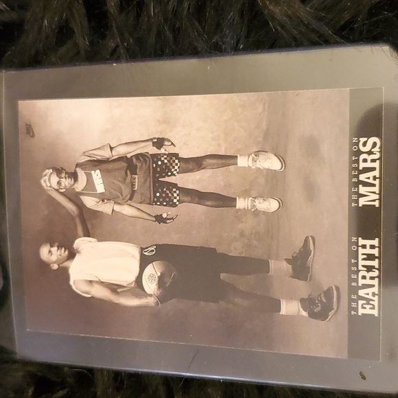 Sealed Nike & Jordan  Trading Card Set of six outstanding Michael Jordan Cards. - Picture 6 of 8